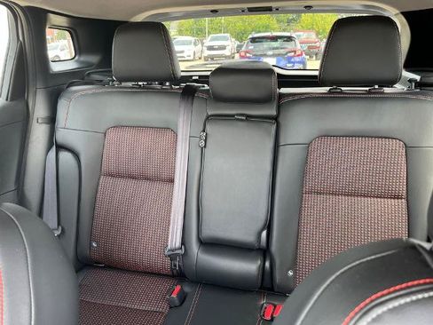 Certified 2025 Nissan Kicks SR FWD image 13