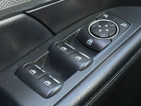 Used 2018 Ford Explorer XLT w/ Equipment Group 202A image 25