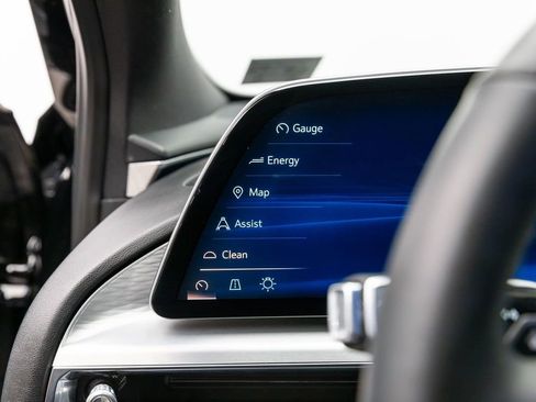 Used 2024 Cadillac Lyriq Luxury image 24