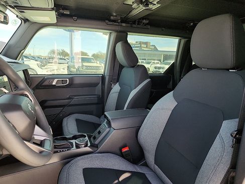 New 2025 Ford Bronco 4-Door image 7
