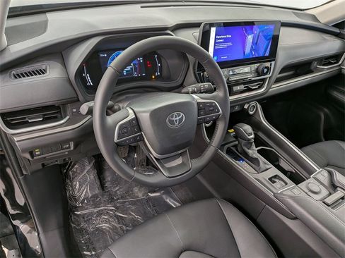 Used 2026 Toyota Grand Highlander XLE image 13