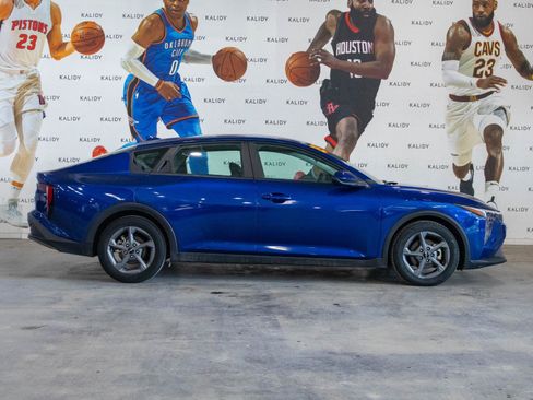 Used 2025 Kia K4 LXS image 17