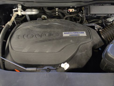 Used 2017 Honda Pilot Touring image 30