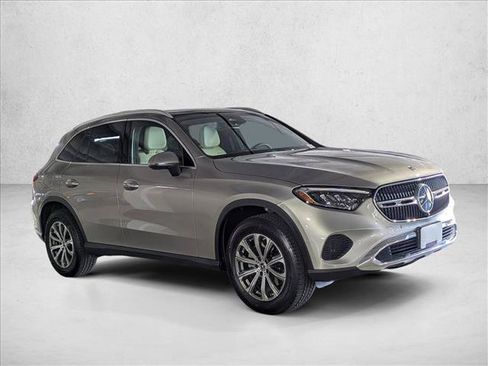Certified 2024 Mercedes-Benz GLC 300 image 6