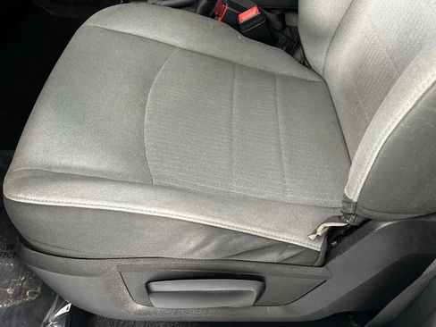 Used 2021 RAM 1500 Classic SLT AWD/4WD image 12