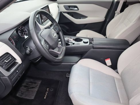 Certified 2025 Nissan Rogue SV AWD/4WD image 16