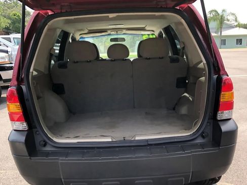Used 2005 Ford Escape XLT image 15