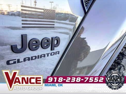 Used 2021 Jeep Gladiator Sport image 9