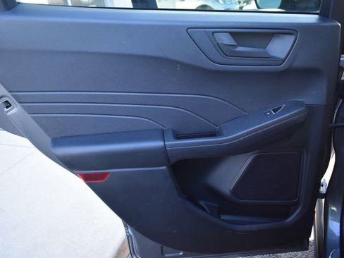 Used 2022 Ford Escape SE w/ SE Sport Appearance Package image 31