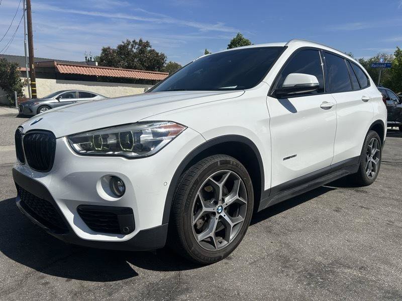 Used 2017 BMW X1 sDrive28i FWD image 1