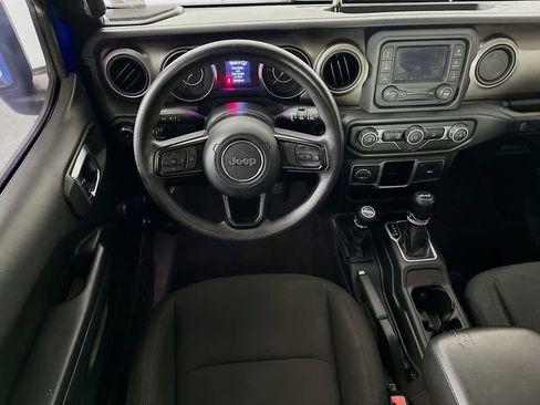 Used 2018 Jeep Wrangler Unlimited Sport image 10