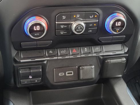 Used 2022 GMC Sierra 1500 SLT image 21