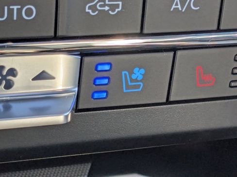 New 2026 Ford F450 Platinum w/ FX4 Off-Road Package image 24