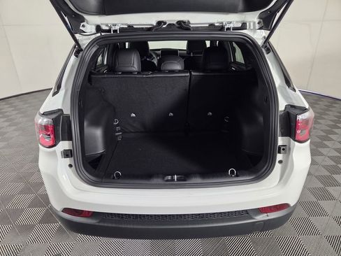 New 2026 Jeep Compass Latitude image 20