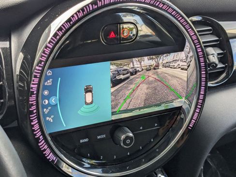 Used 2023 MINI Cooper 4-Door Hardtop image 14