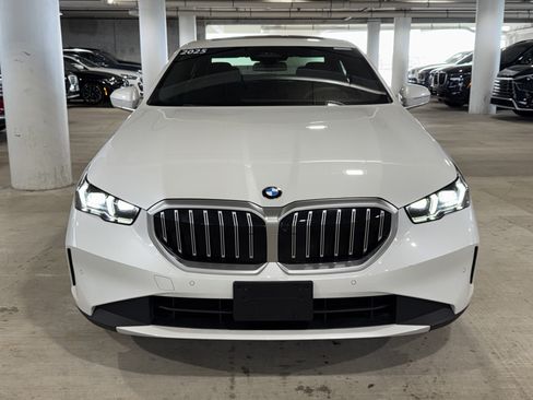 Used 2025 BMW 530i w/ Premium Package RWD image 3