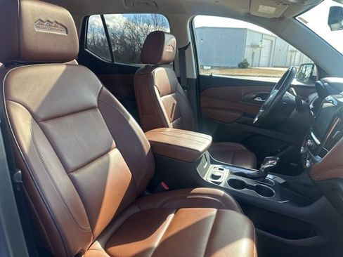 Used 2021 Chevrolet Traverse High Country image 30