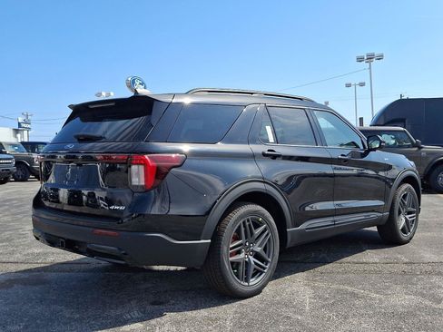 New 2026 Ford Explorer ST-Line w/ ST-Line Street Pack AWD/4WD image 4