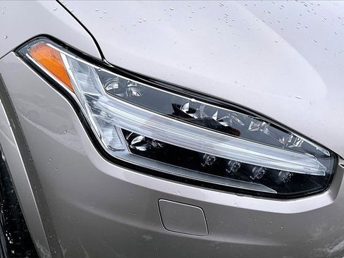 Certified 2023 Volvo XC90 B5 Core w/ Protection Package Premier image 33