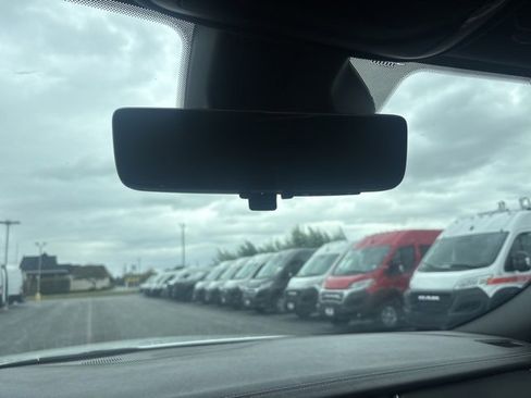 Used 2024 Jeep Grand Cherokee L Limited w/ Luxury Tech Group II image 24