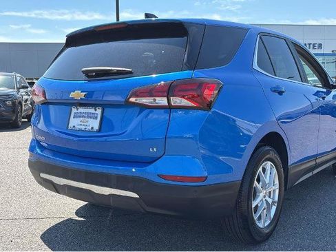 Used 2024 Chevrolet Equinox LT w/ LPO, Floor Liner Package FWD image 11