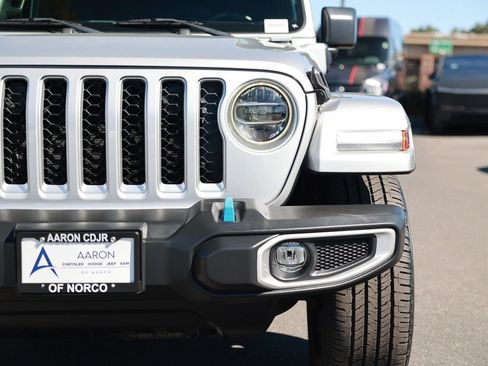Used 2022 Jeep Wrangler Unlimited Sahara AWD/4WD image 5