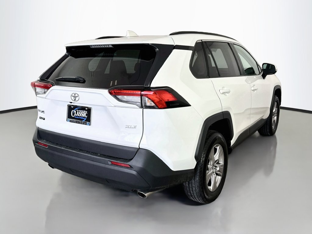 Used 2025 Toyota RAV4 XLE FWD image 7