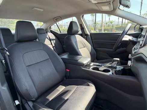 Used 2024 Nissan Altima 2.5 SV FWD image 28