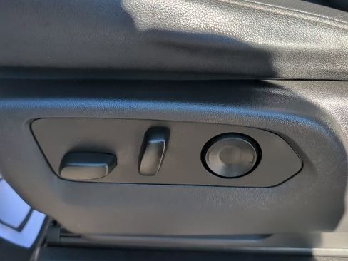 Used 2023 Chevrolet Silverado 1500 ZR2 image 26