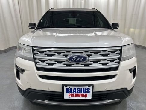 Used 2018 Ford Explorer XLT w/ Equipment Group 202A image 8