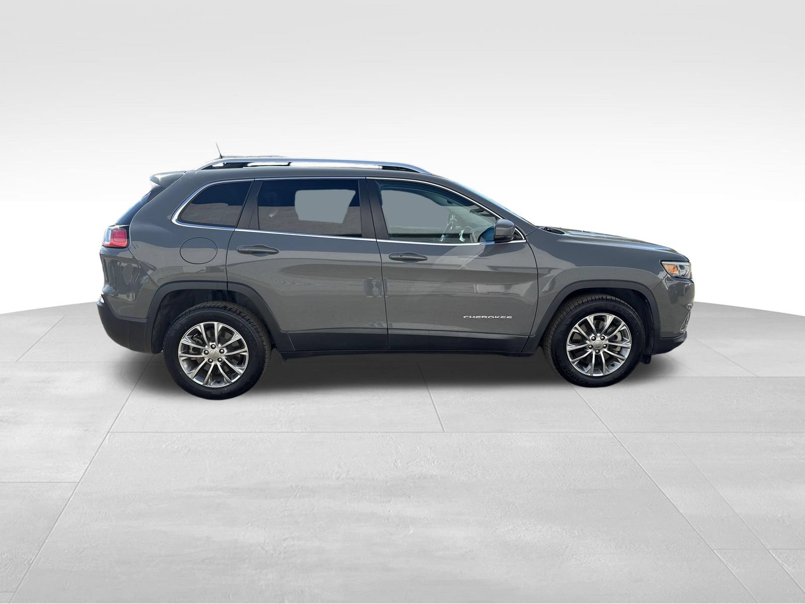 Used 2021 Jeep Cherokee Latitude Lux FWD image 6