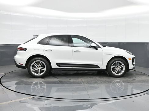 Certified 2025 Porsche Macan image 10