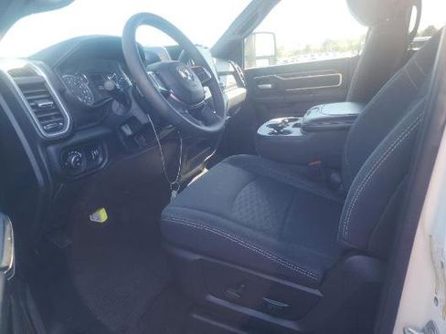 Used 2026 RAM 2500 Big Horn AWD/4WD image 2