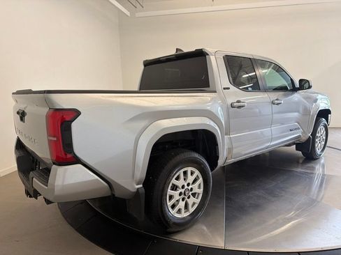 Certified 2025 Toyota Tacoma SR5 AWD/4WD image 3