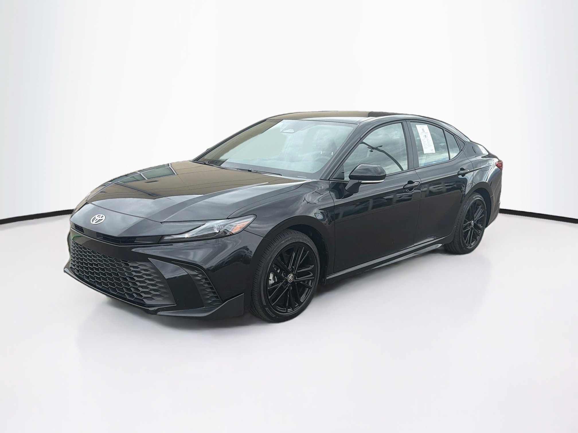 Used 2026 Toyota Camry SE FWD image 3