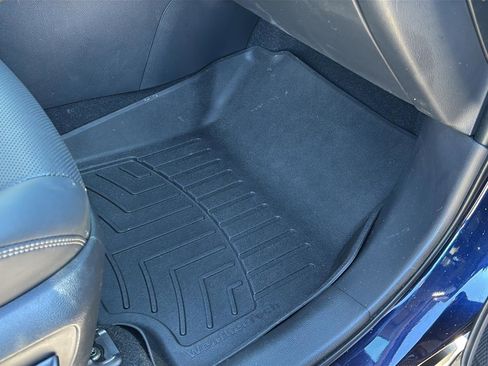 Used 2025 Toyota RAV4 Limited image 40