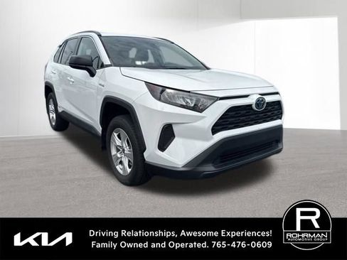 Used 2021 Toyota RAV4 LE AWD/4WD image 4