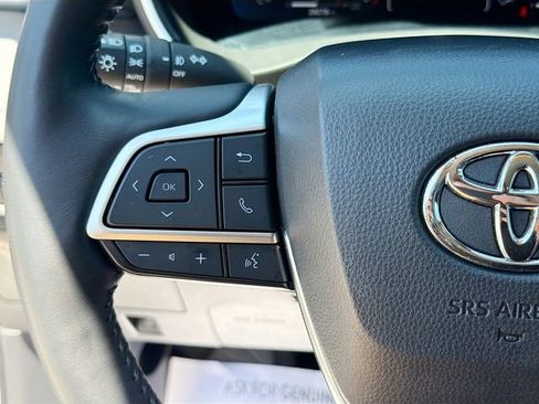 Used 2024 Toyota Highlander Limited image 39
