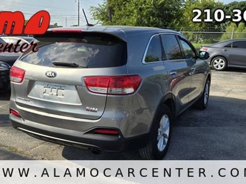 Used 2017 Kia Sorento L FWD image 5