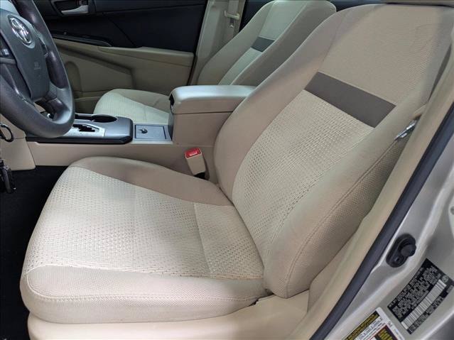 Used 2013 Toyota Camry LE FWD image 12