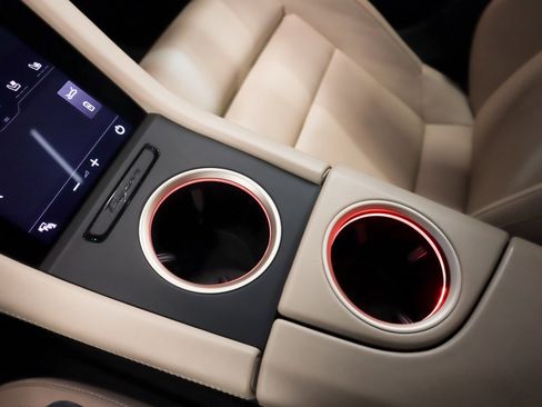 Used 2022 Porsche Taycan image 16