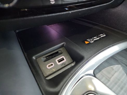 Used 2022 Buick Enclave Essence image 29