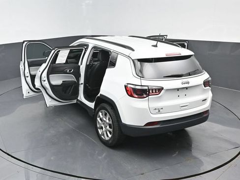 Used 2022 Jeep Compass Latitude AWD/4WD image 25
