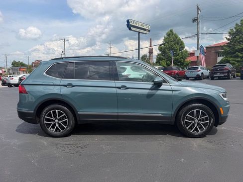 Used 2021 Volkswagen Tiguan SE FWD image 4