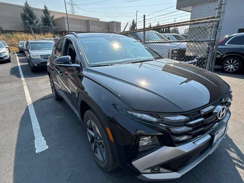 Certified 2025 Hyundai Tucson SEL AWD/4WD image 3