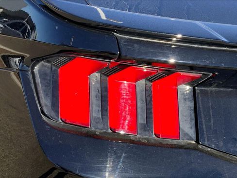 Certified 2024 Ford Mustang GT image 28