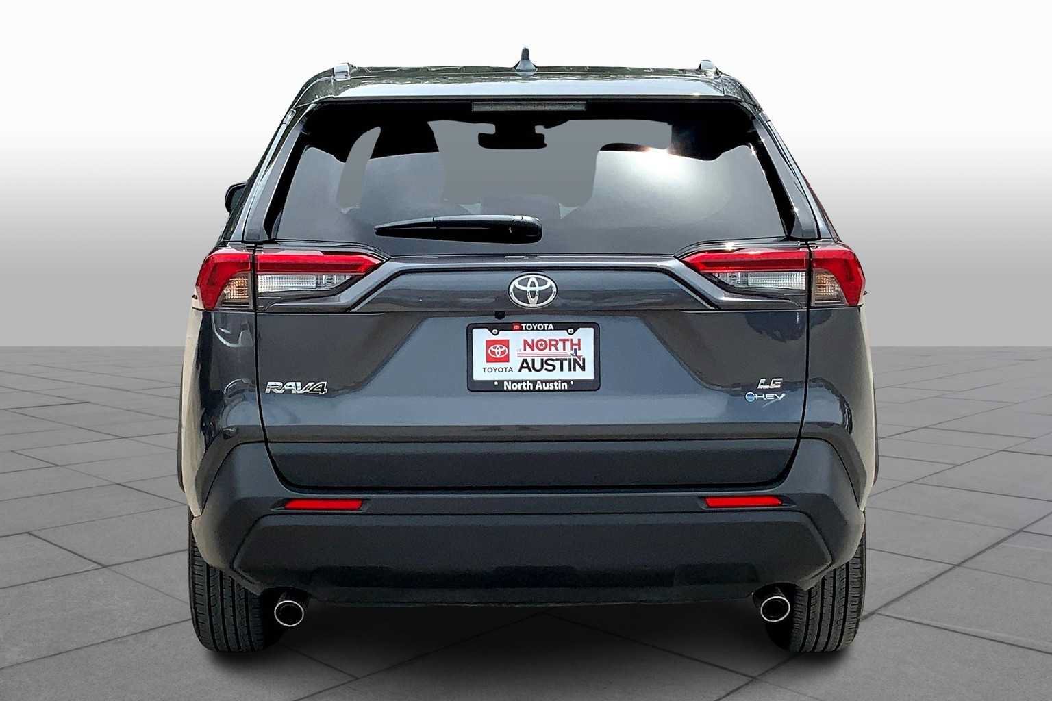 Used 2025 Toyota RAV4 LE AWD/4WD image 5