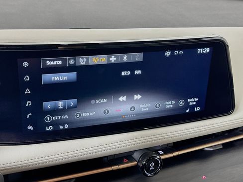 Used 2024 Nissan Ariya FWD image 19