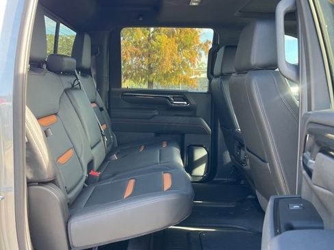 Used 2025 GMC Sierra 2500 AT4 w/ AT4 Premium Plus Package image 14