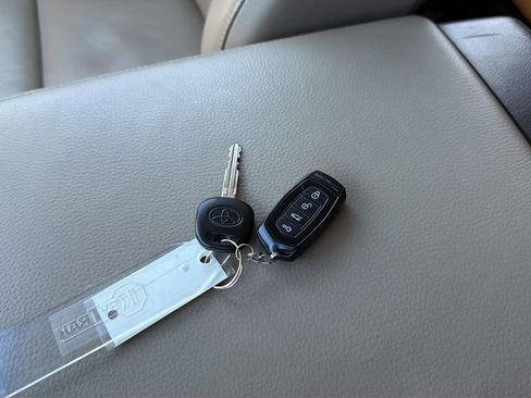 Used 2014 Toyota Sequoia Limited image 42